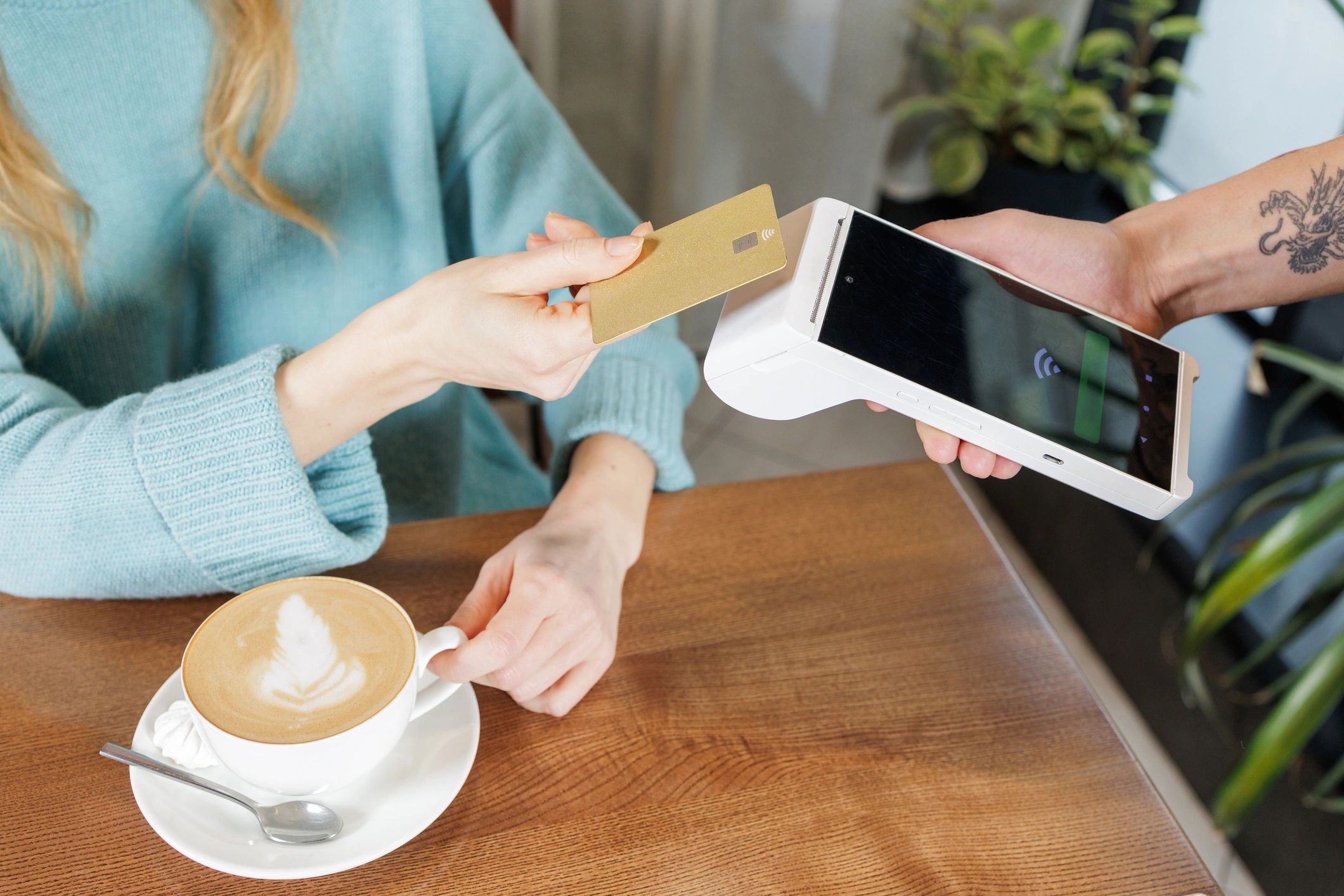 Contactless payment on a handheld POS terminal